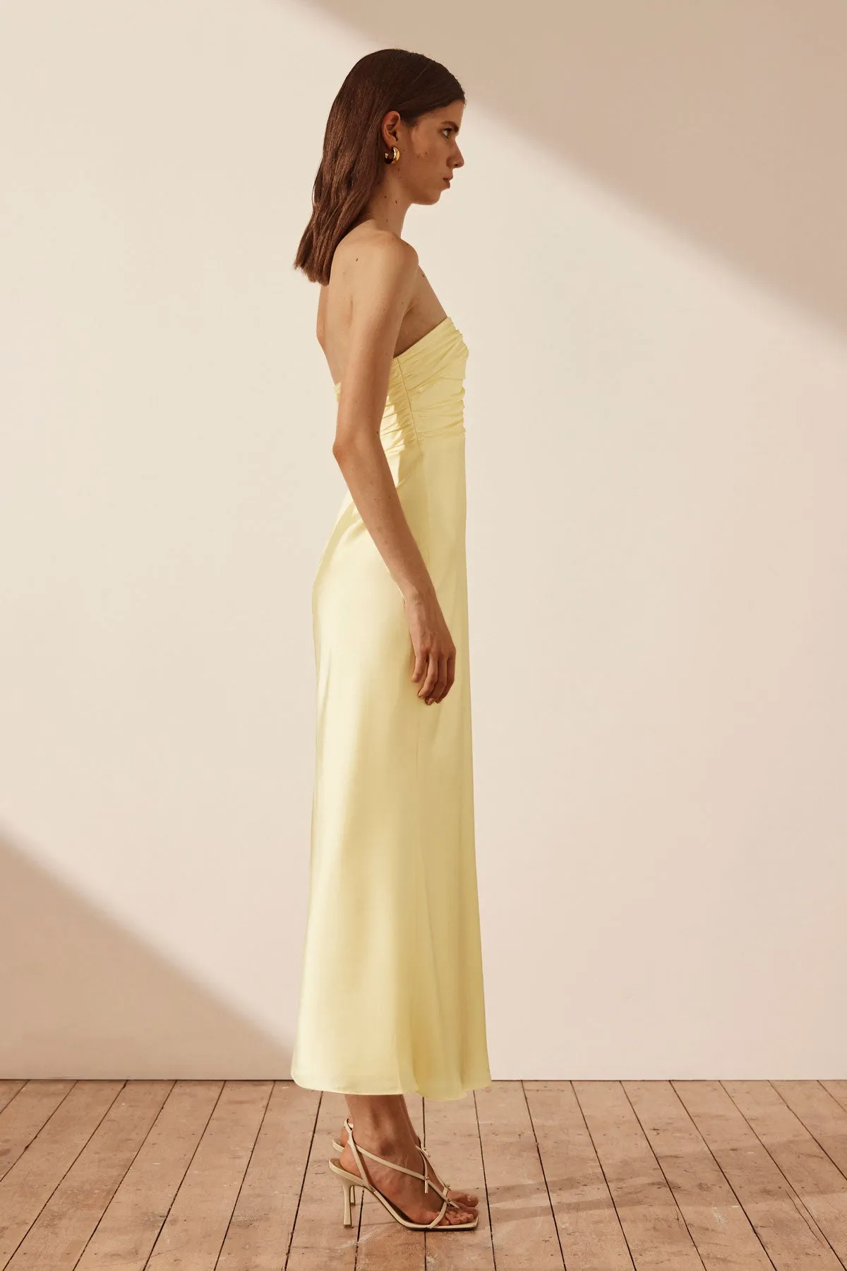 LUXE STRAPLESS RUCHED BODICE MIDI DRESS - LEMON